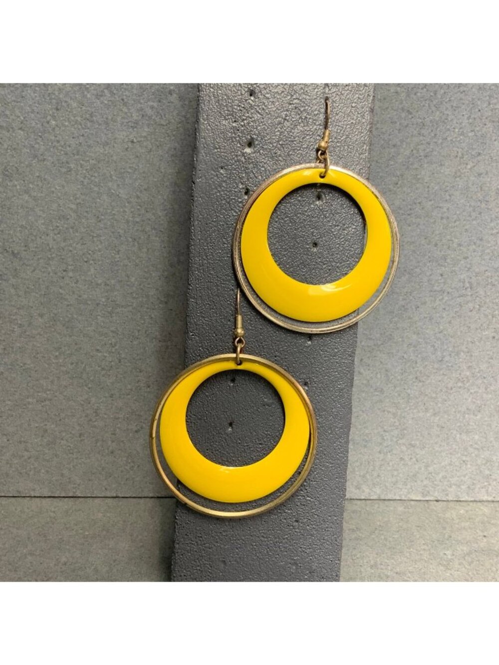 Hoop Dangle Pierced Earrings 2 In As Is Yellow Enamel Bright Fun Style Retro 80s